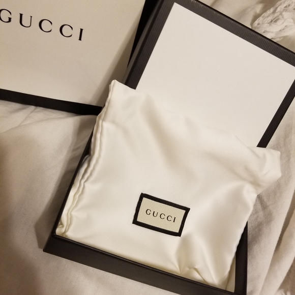 gucci bag packaging